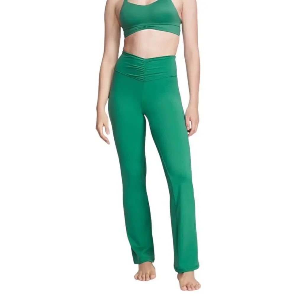 VICTORIA'S SECRET Love Cloud Ruched Flare Leggings in the Size Large
